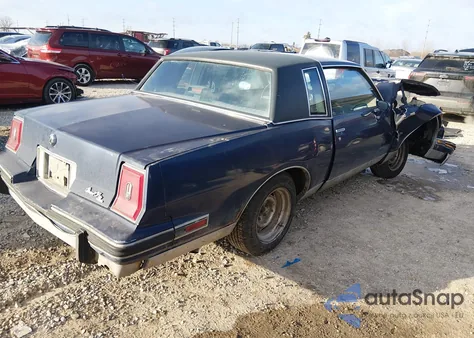 1981 Pontiac Grand Prix z USA, uszkodzony, nr VIN 1G2AJ37AXBP540598